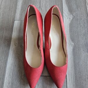 NINE WEST Red Snake Skin Type Textured Kitten Heels Pumps Shoes Size 8
